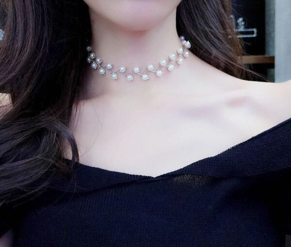 Minimal pearl Choker - Image 4